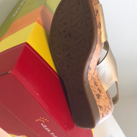 Sandals - Picture 4 of 4